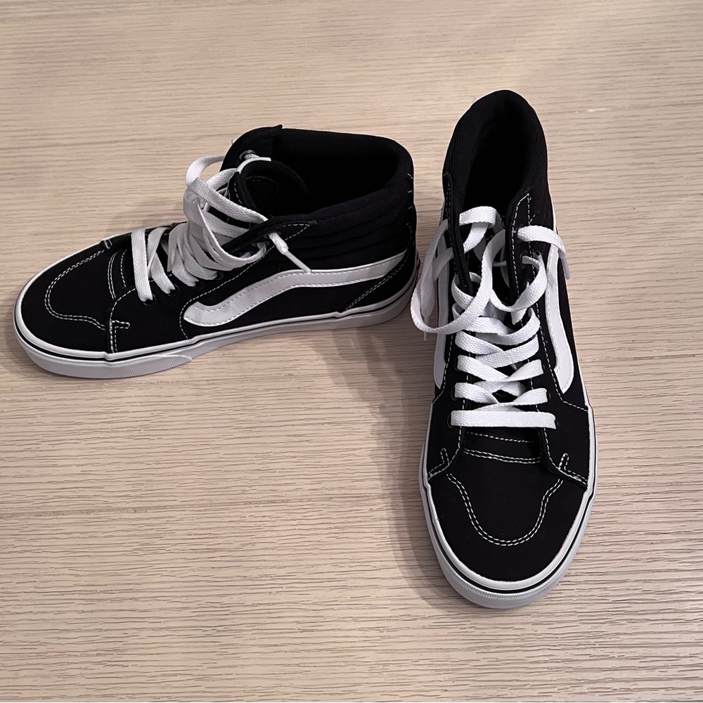 High Top Black & White Vans Womens 6.5 NWOT